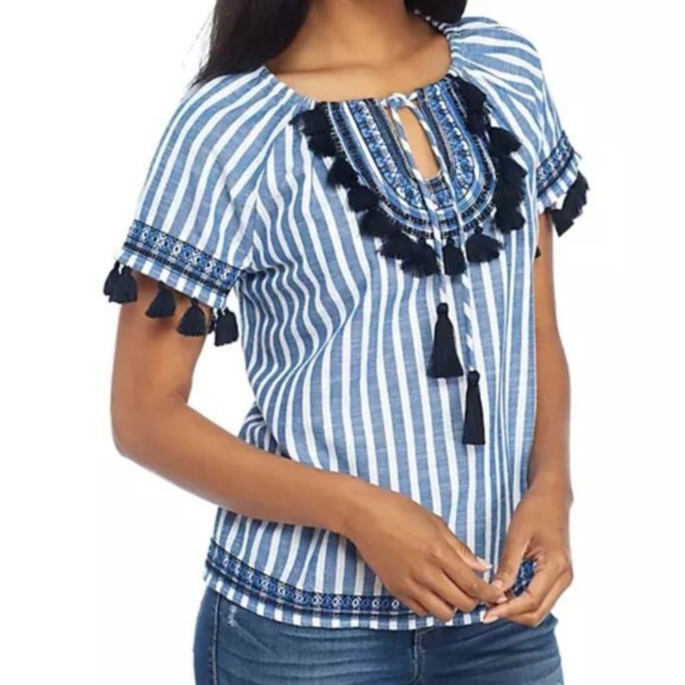 NWOT Crown & Ivy Embroidered Stripe Top Size Medium